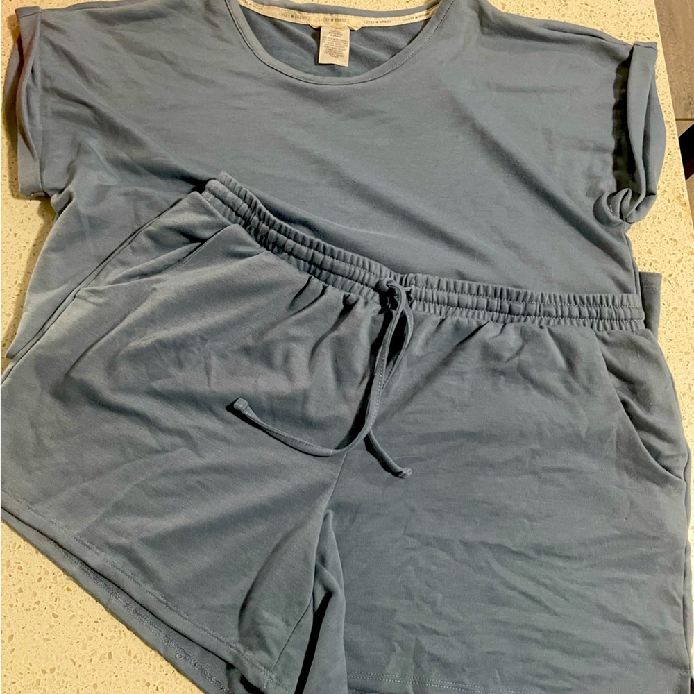 Crop top and shorts sleep set